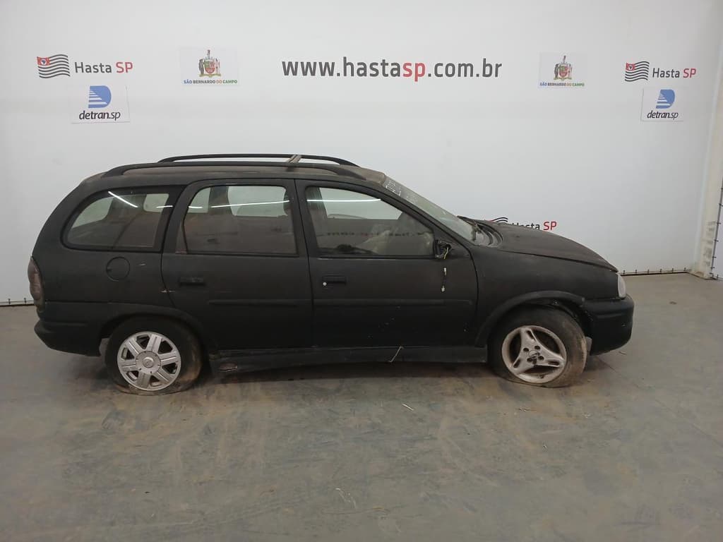 Chevrolet Corsa GLS WD 2000, preta