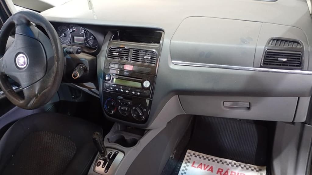 Fiat Linea LX 1.8 Dual 2011, preta
