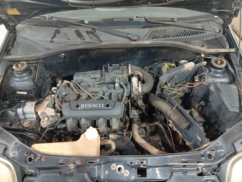 Renault Clio RN 1.0 2000 — foto 7