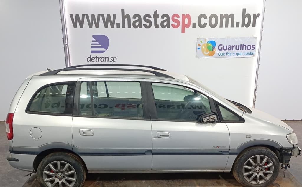 Chevrolet Zafira 2001, prata