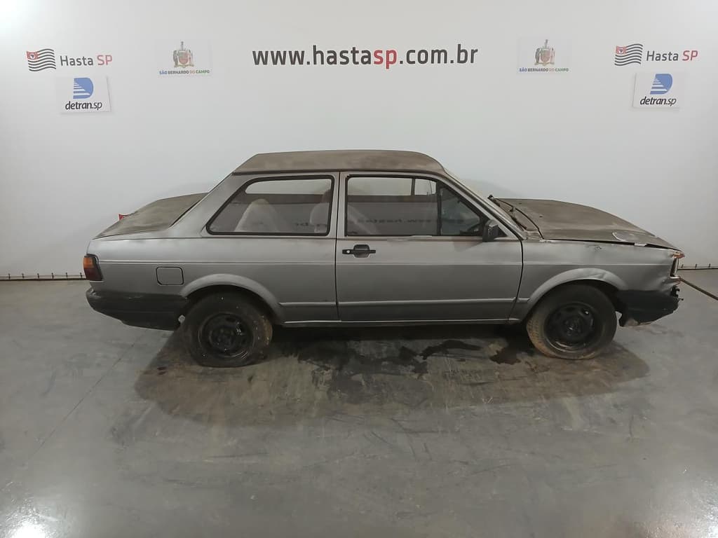 Volkswagen Voyage CL 1995, cinza