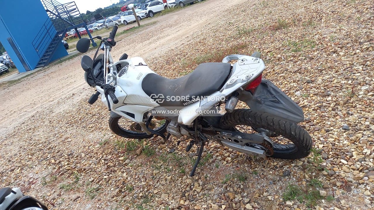 Honda Xre 300 2016 — foto 2