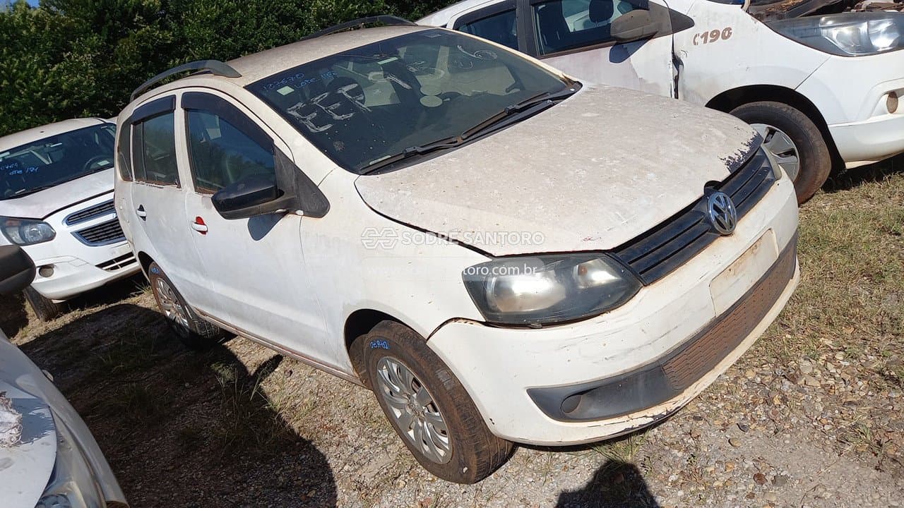 Volkswagen Spacefox 2014 — foto 2