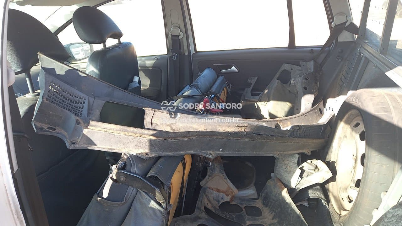 Volkswagen Spacefox 2014 — foto 12