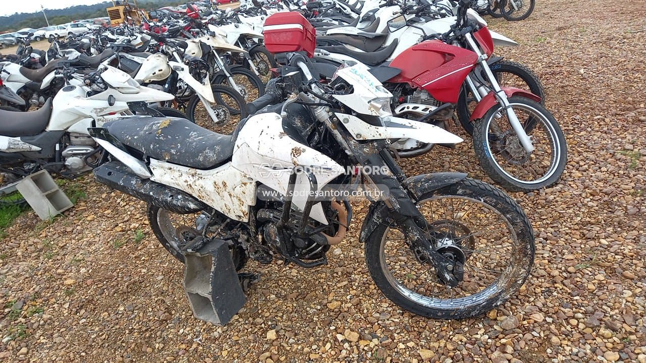 Yamaha XTZ 250 Lander 2022, branca