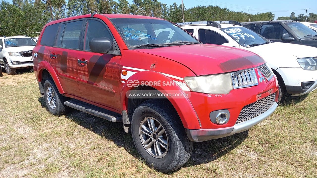Mitsubishi Pajero Dakar D 2013, vermelha