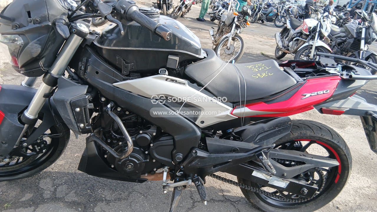 Bajaj Dominar D250 2025 — foto 5