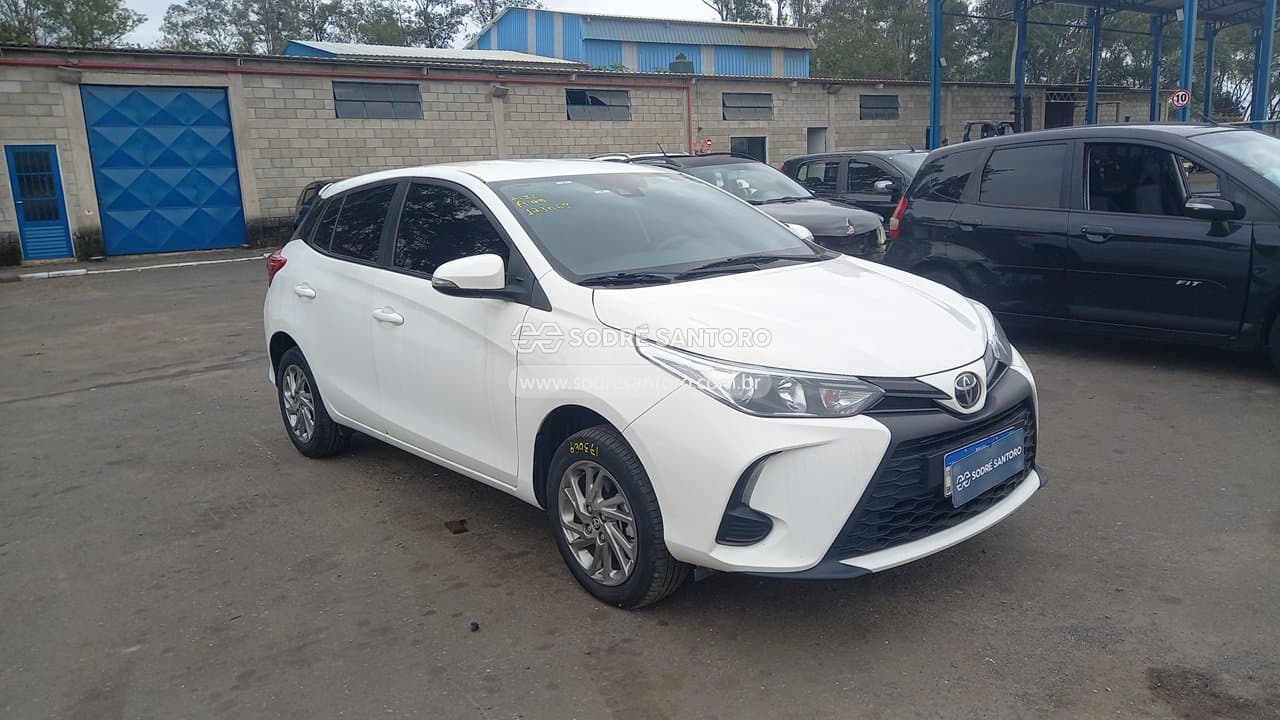 Toyota Yaris Ha Xs15 2023, branca