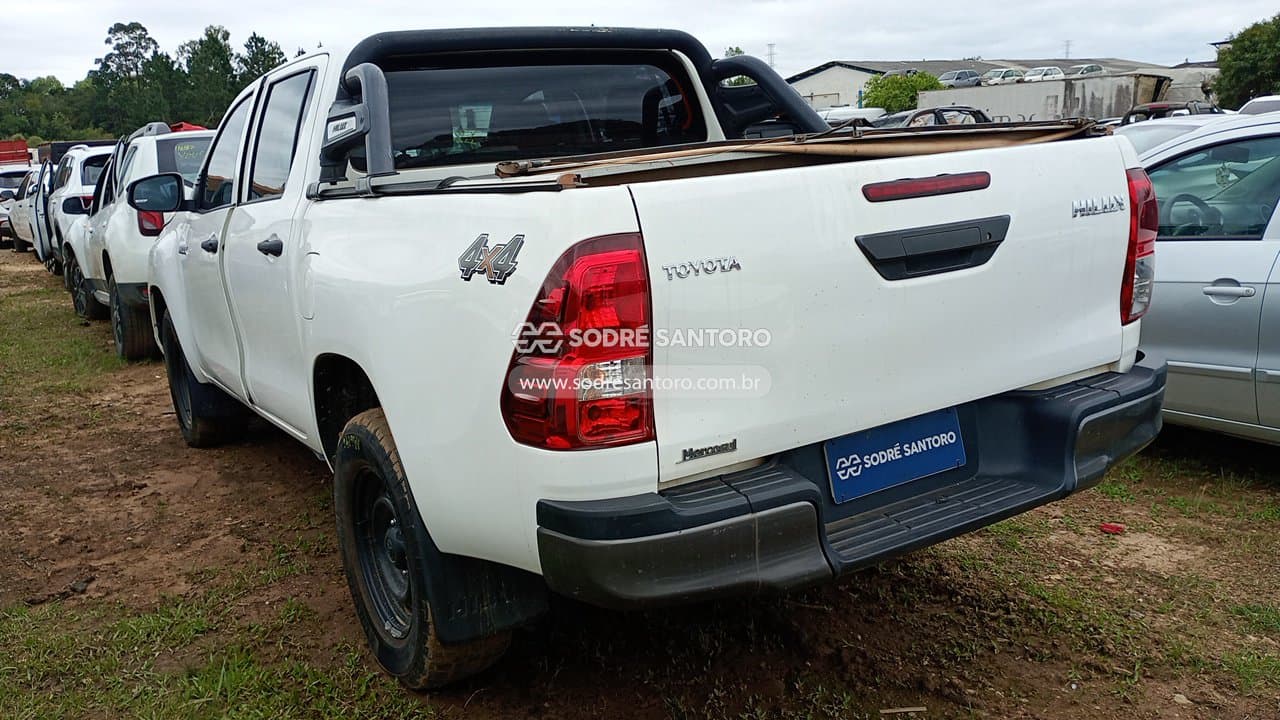 Toyota Hilux 2024 — foto 2