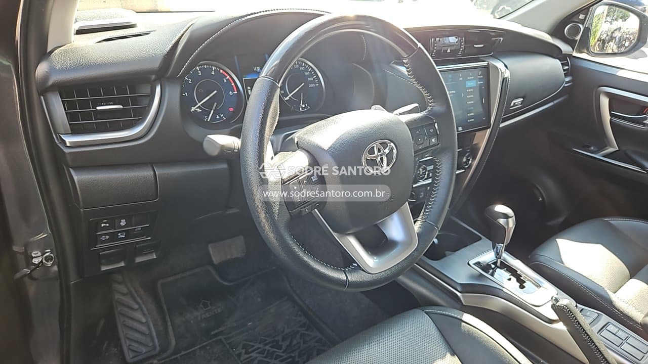 Toyota Hilux 2024 — foto 6