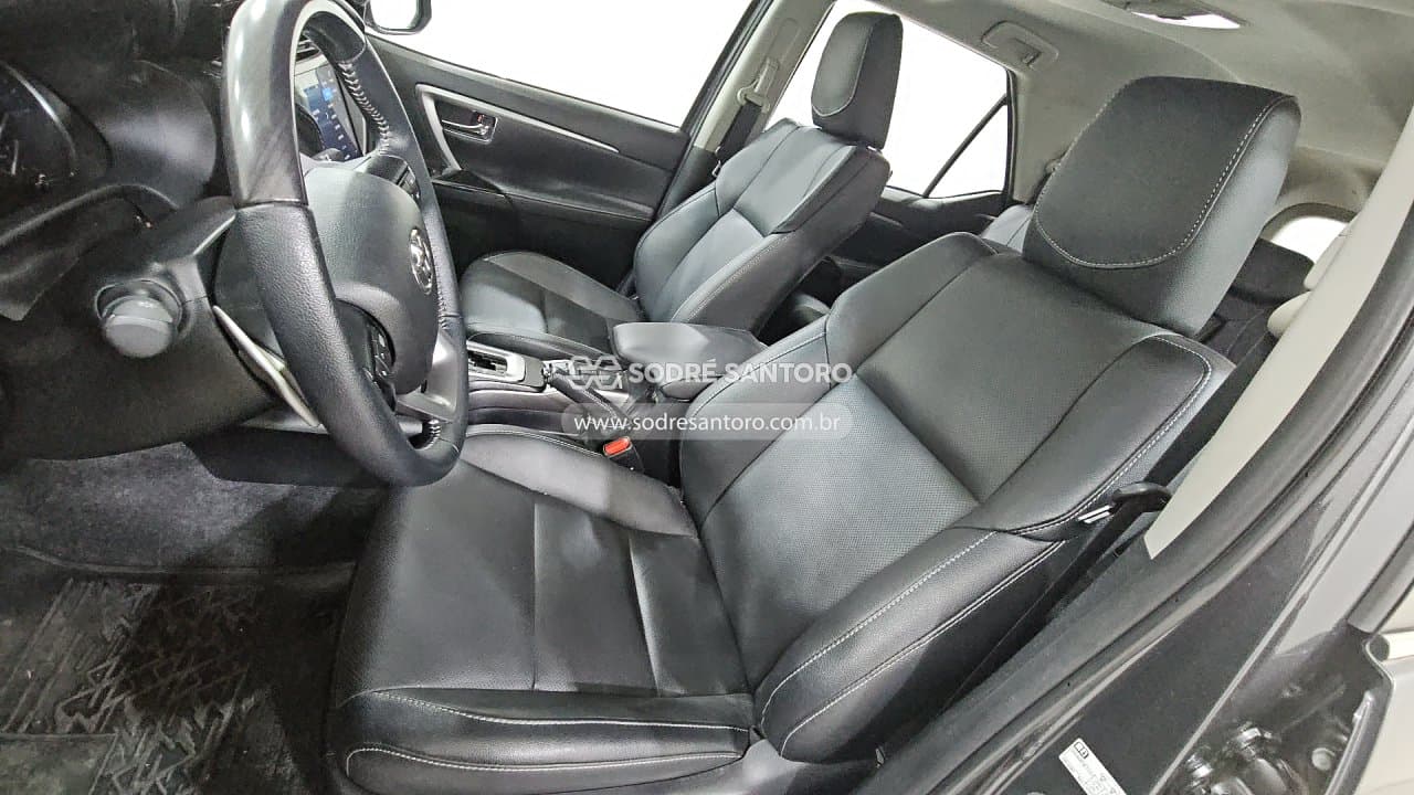 Toyota Hilux 2024 — foto 9