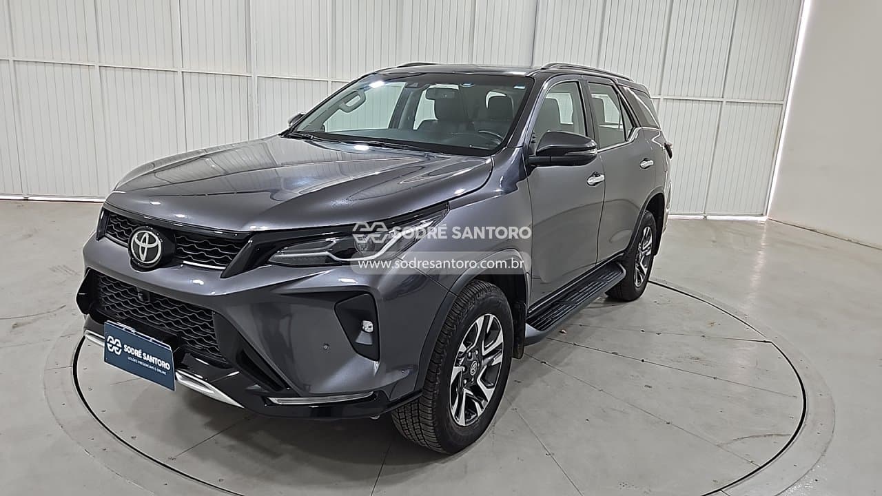 Toyota Hilux 2024 — foto 3