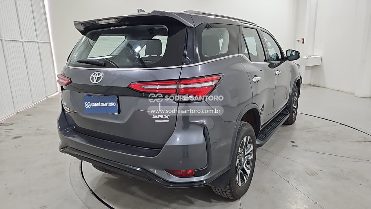 Toyota Hilux 2024 — foto 4