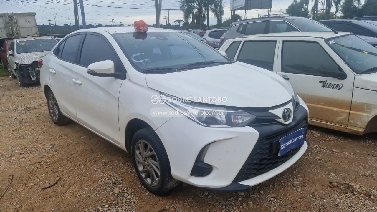 Toyota Yaris Sa Xs15 2024, branca