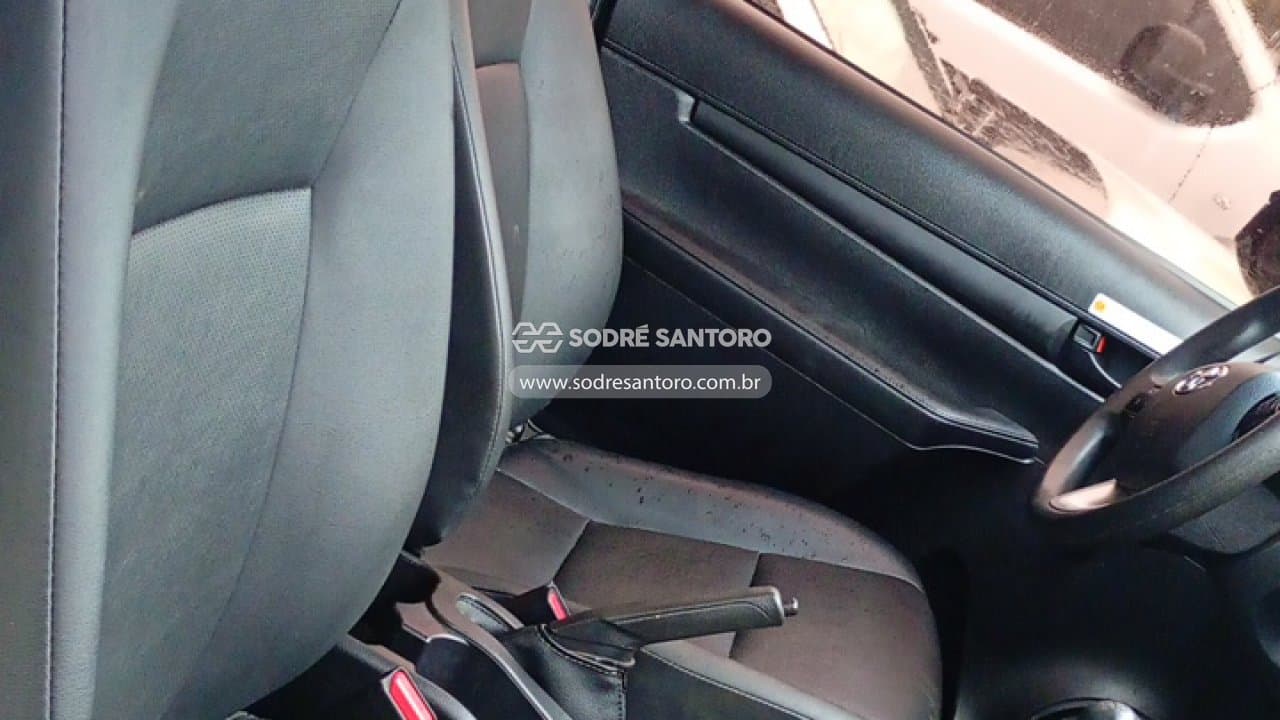 Toyota Hilux 2025 — foto 8