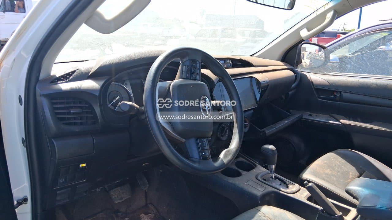 Toyota Hilux 2025 — foto 6
