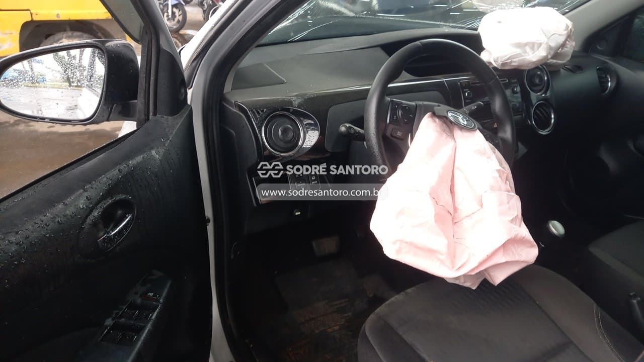 Toyota Etios Sd Xs 15 At 2017 — foto 6
