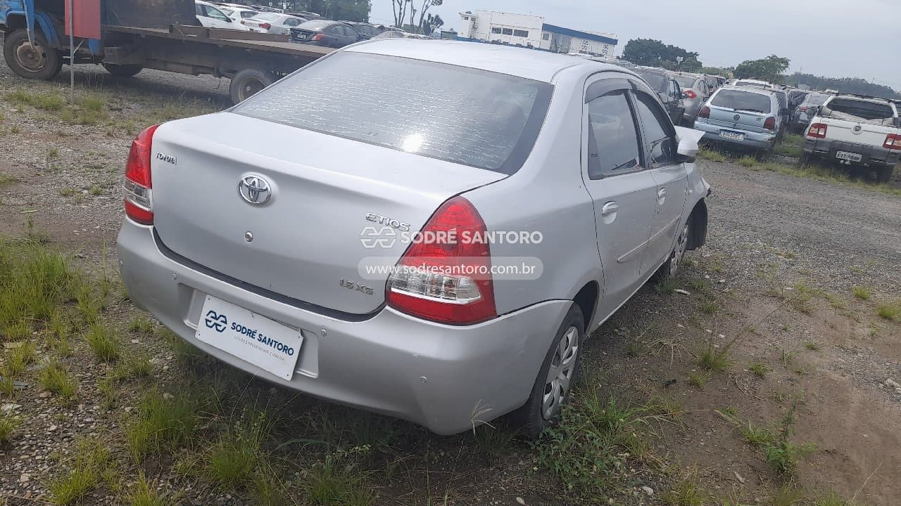 Toyota Etios Sd Xs 15 At 2017 — foto 4