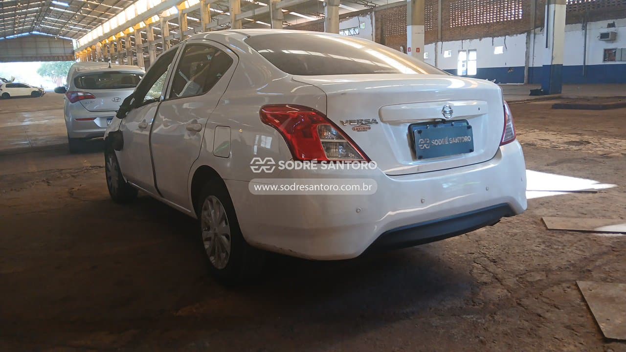 Nissan Versa 10 2020 — foto 2