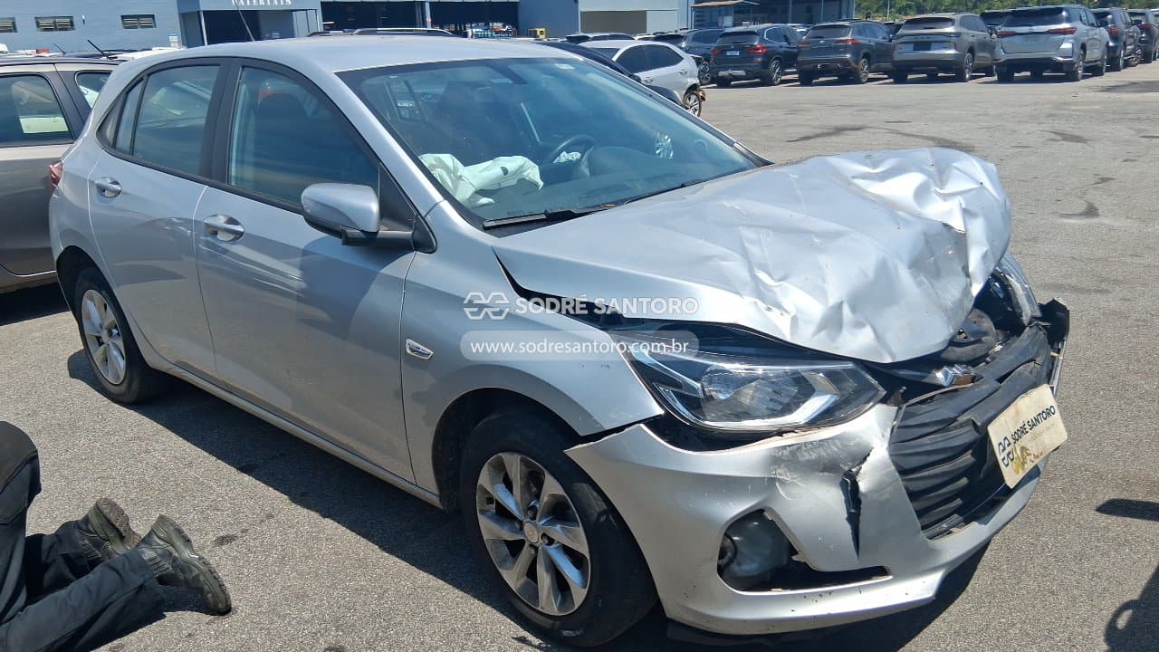 Chevrolet Onix 10mt Lt2 2023, prata