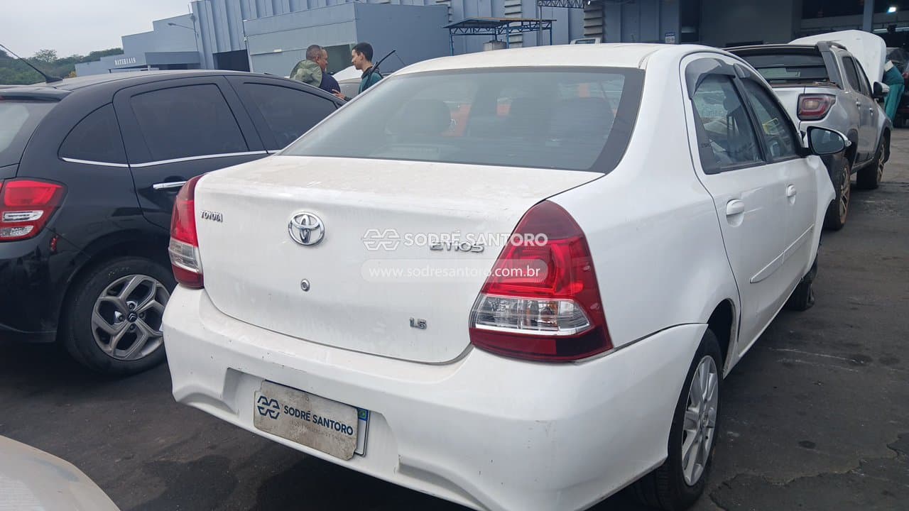 Toyota Etios Sd Xplus At 2019 — foto 4