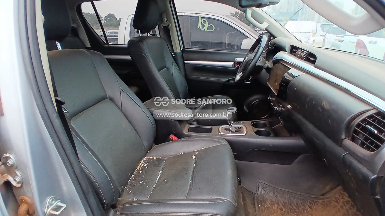 Toyota Hilux 2025 — foto 8