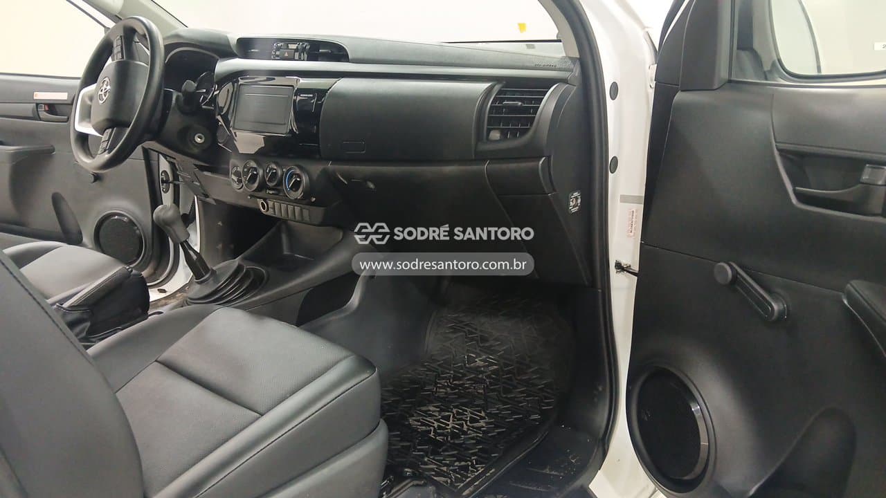 Toyota Hilux 2026 — foto 7