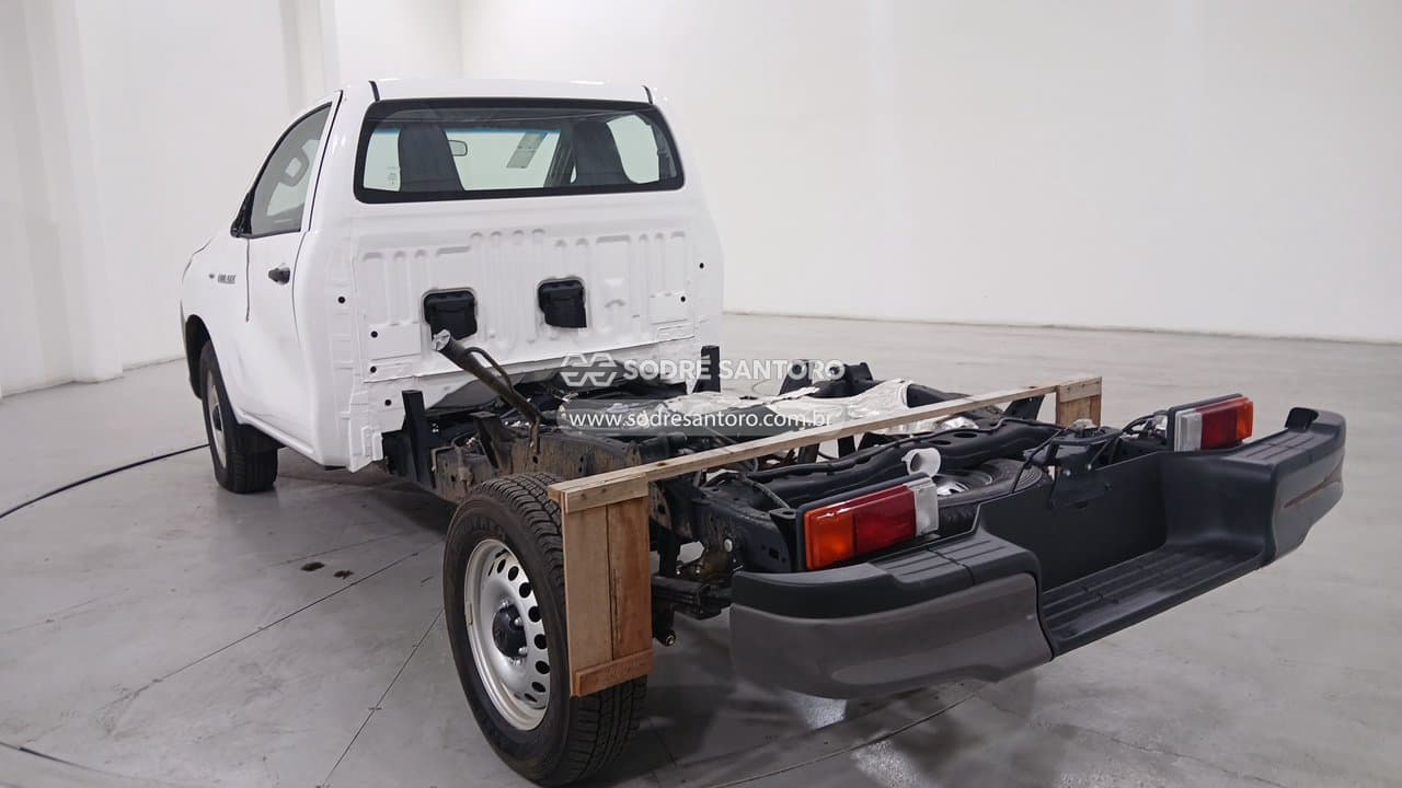 Toyota Hilux 2026 — foto 2
