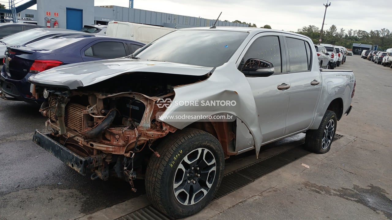 Toyota Hilux 2021 — foto 3