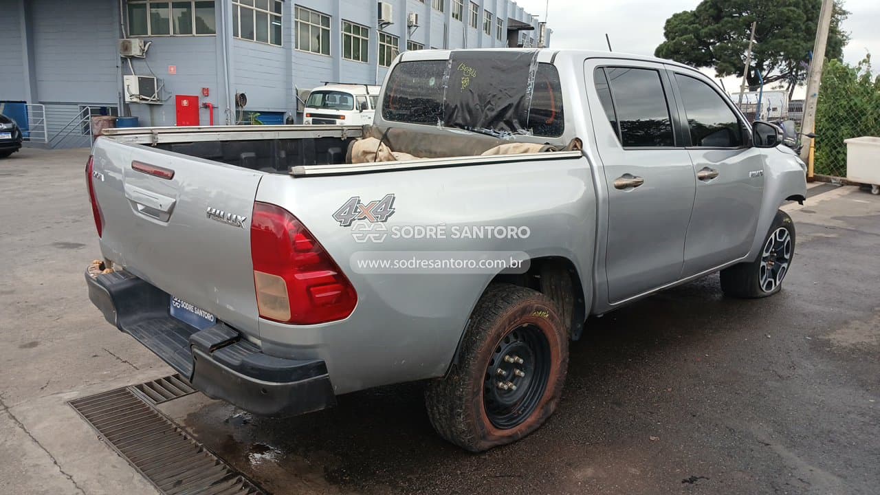 Toyota Hilux 2021 — foto 4