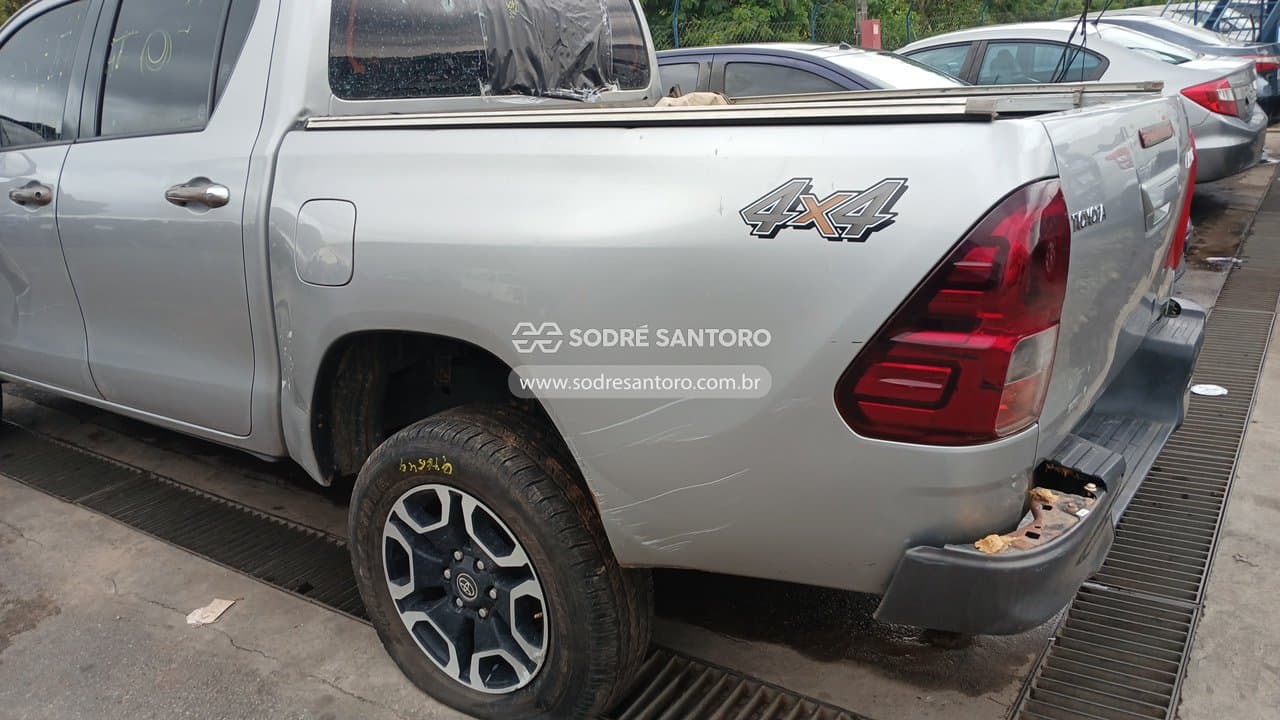 Toyota Hilux 2021 — foto 10