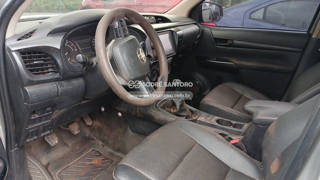 Toyota Hilux 2021 — foto 6
