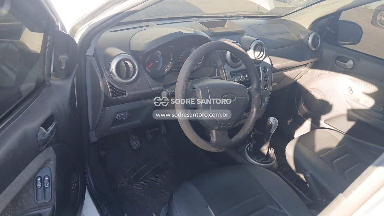 Ford Fiesta Sedan 1.6 Flex 2014 — foto 6