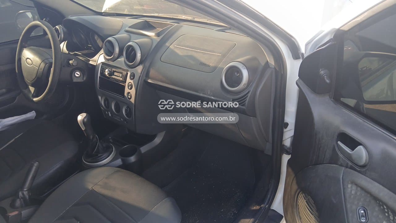 Ford Fiesta Sedan 1.6 Flex 2014 — foto 8