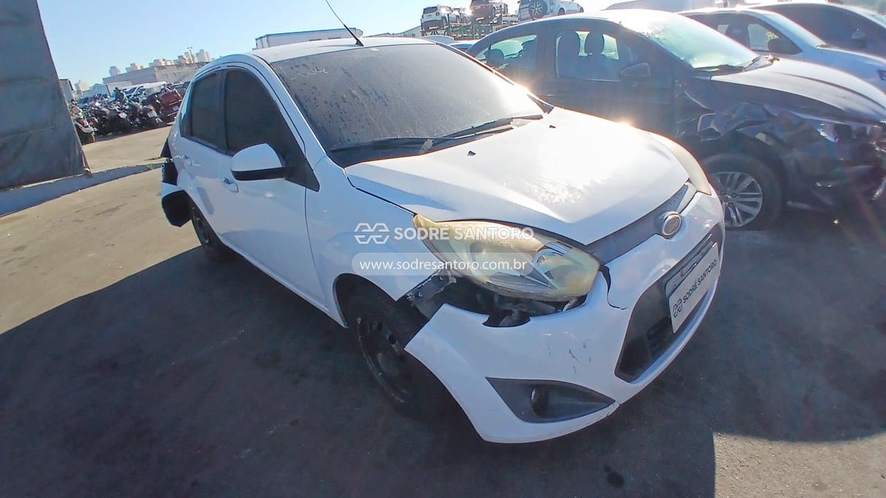 Ford Fiesta Sedan 1.6 Flex 2014, branca
