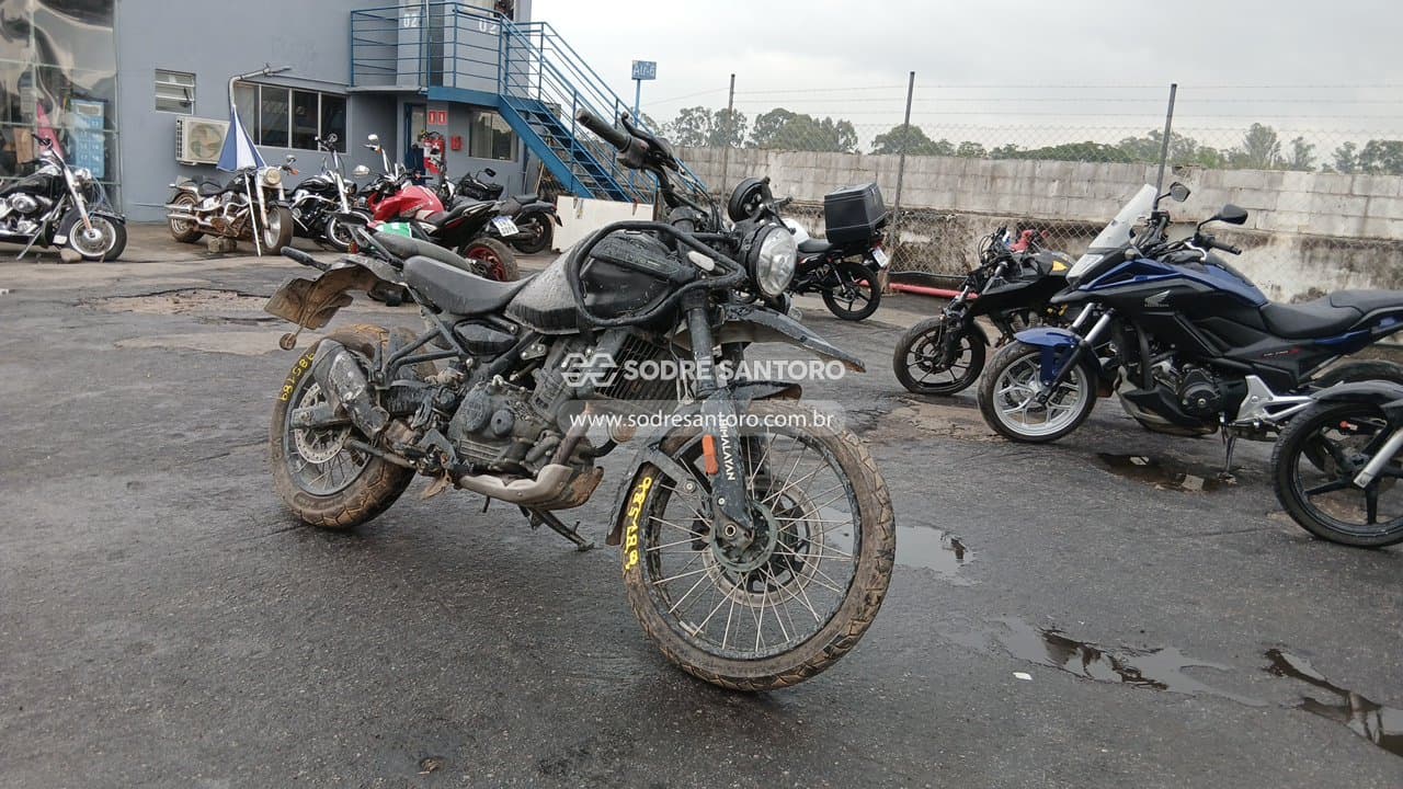Royal Enfield Himalayan 2026, preta