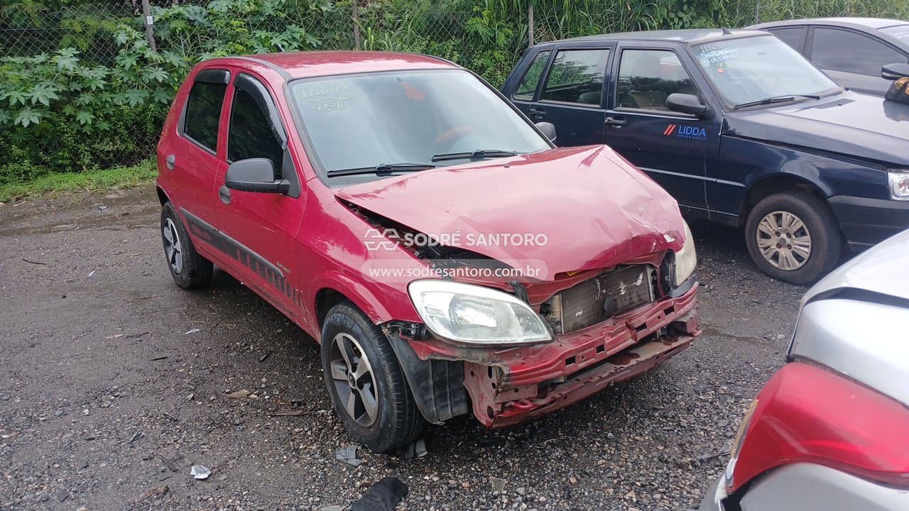 Chevrolet Celta Spirit 2011, vermelha
