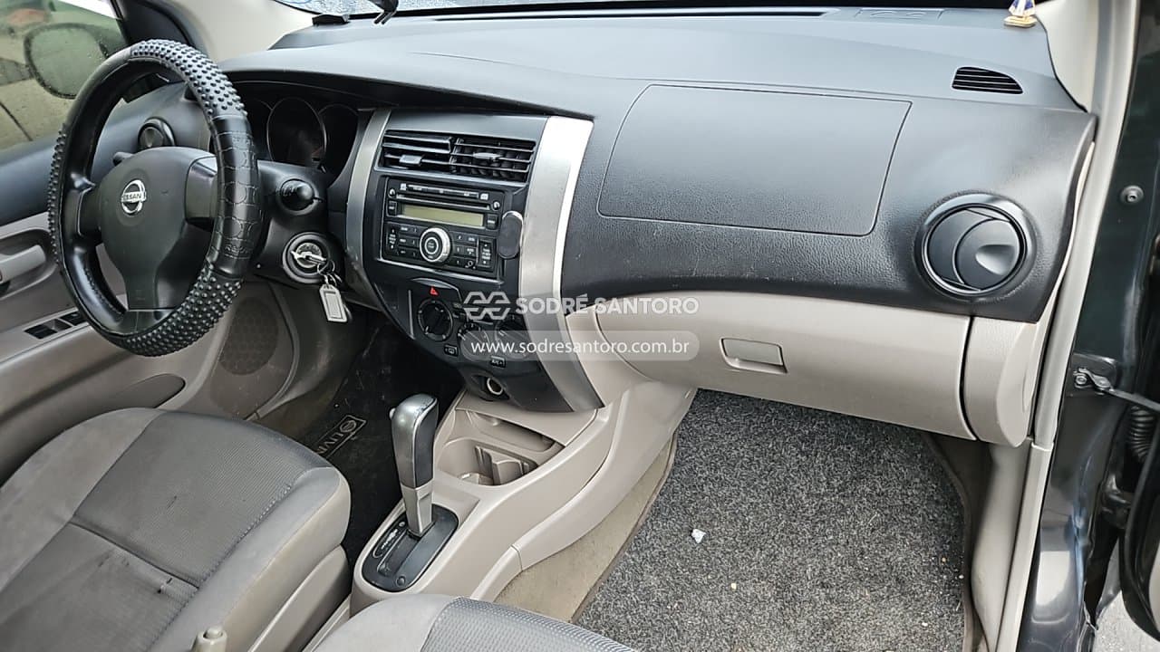 Nissan Livina 2010 — foto 7