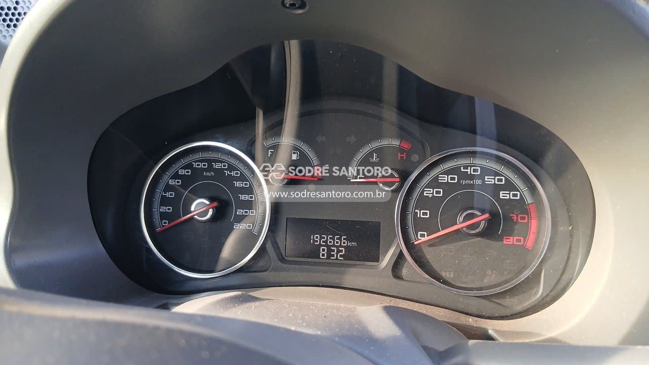 Fiat Palio Attractiv 1.0 2015 — foto 7