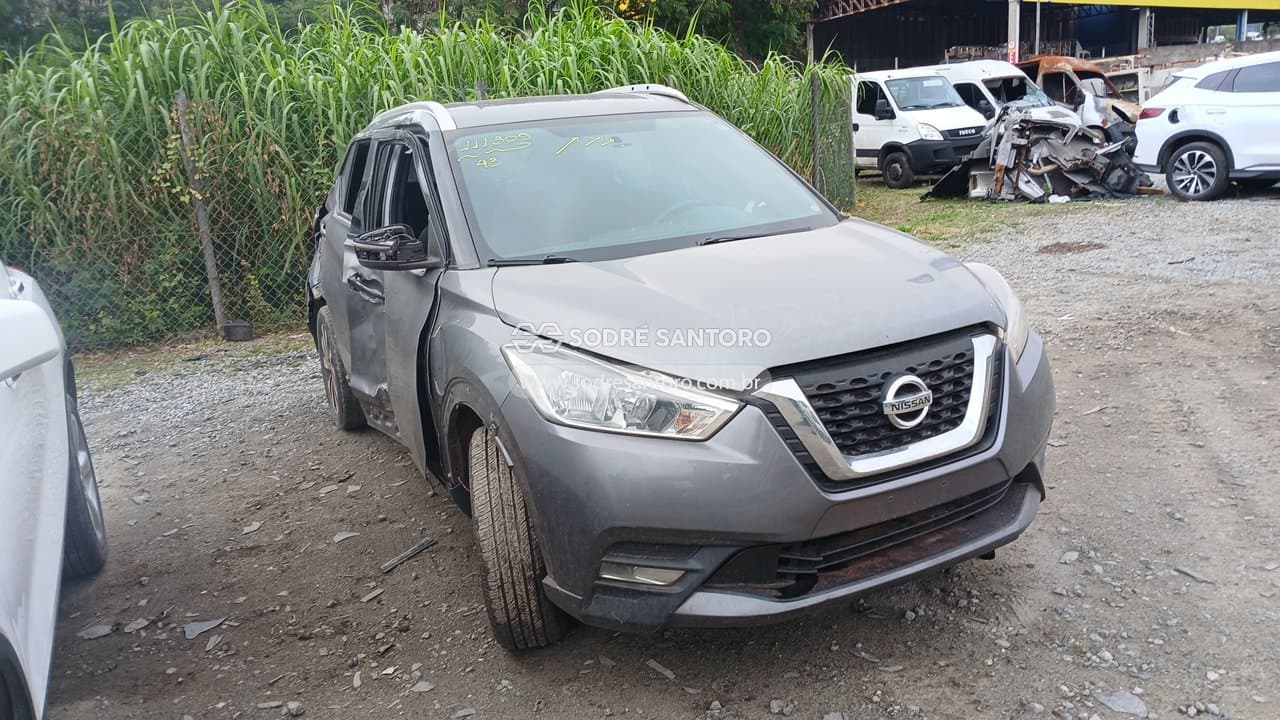 Nissan Kicks Sv Cvt 2019, cinza