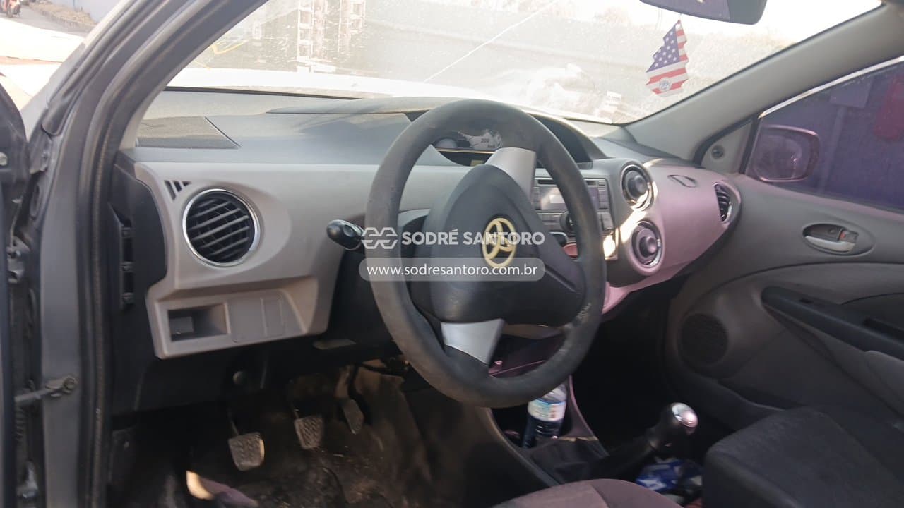 Toyota Etios Hb Xls 2013 — foto 6