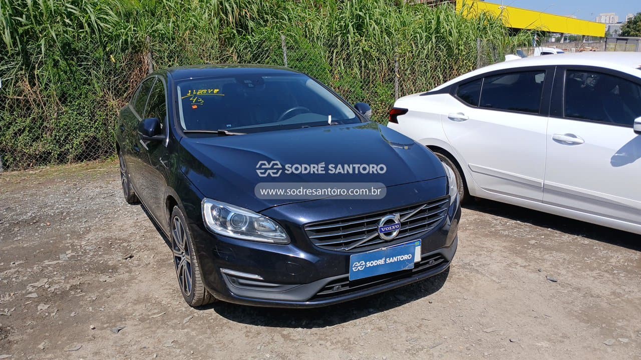 Volvo S60 T4 Momentum 2018, azul