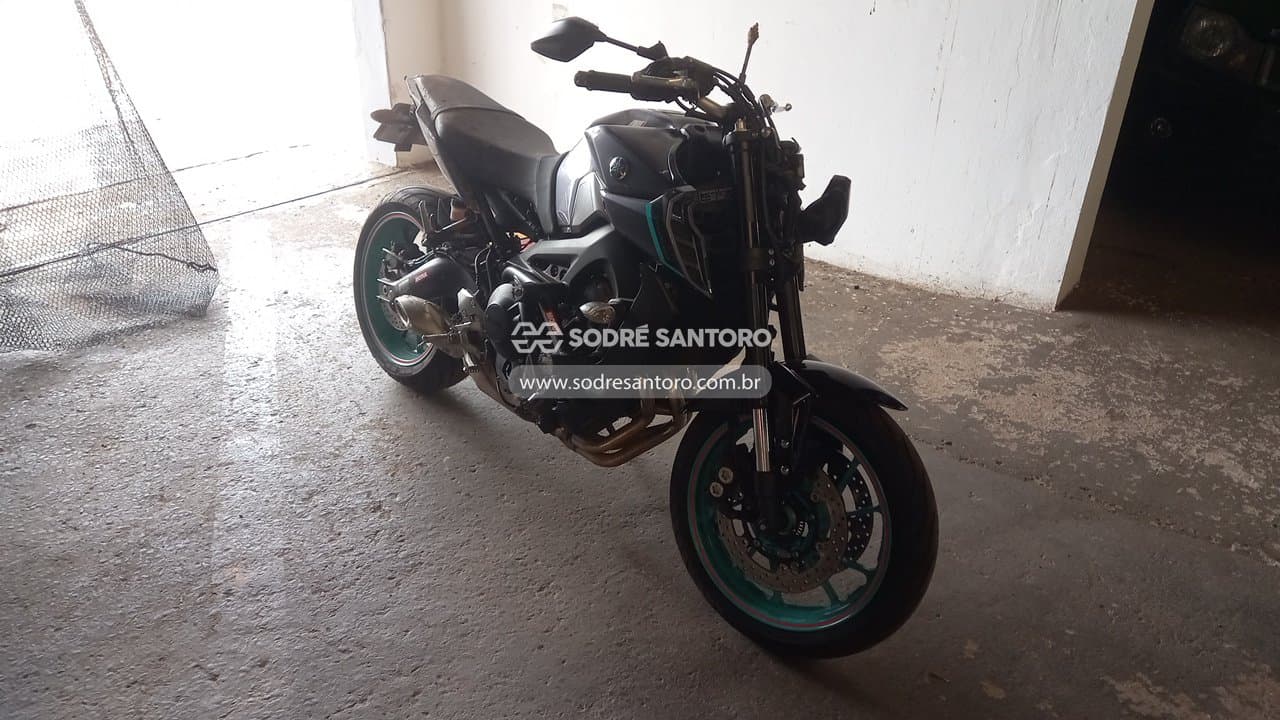 Yamaha Mt09 2025, cinza