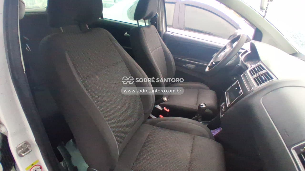 Volkswagen Fox Connect 2018 — foto 9