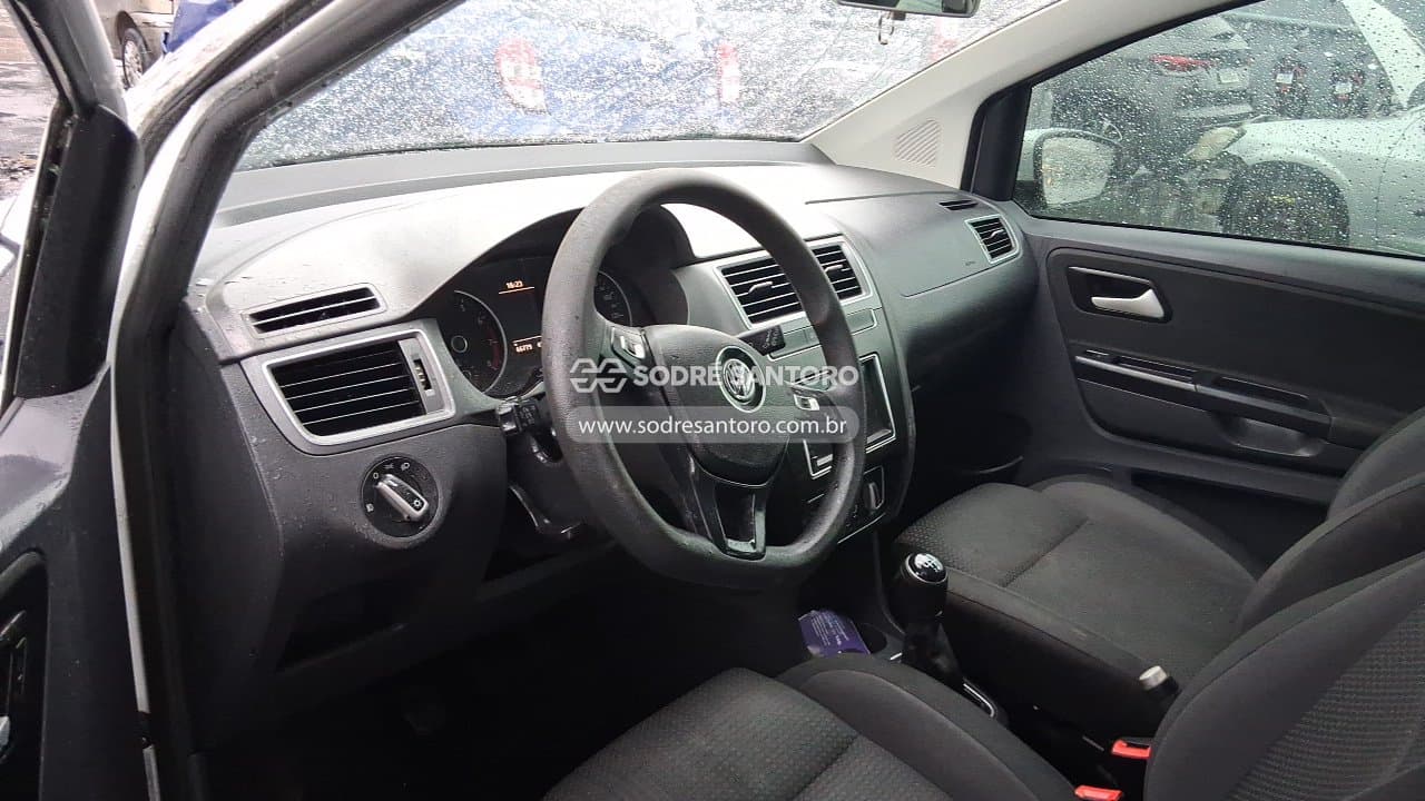 Volkswagen Fox Connect 2018 — foto 6
