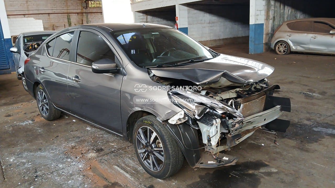 Nissan Versa 16sl Cvt 2020, cinza