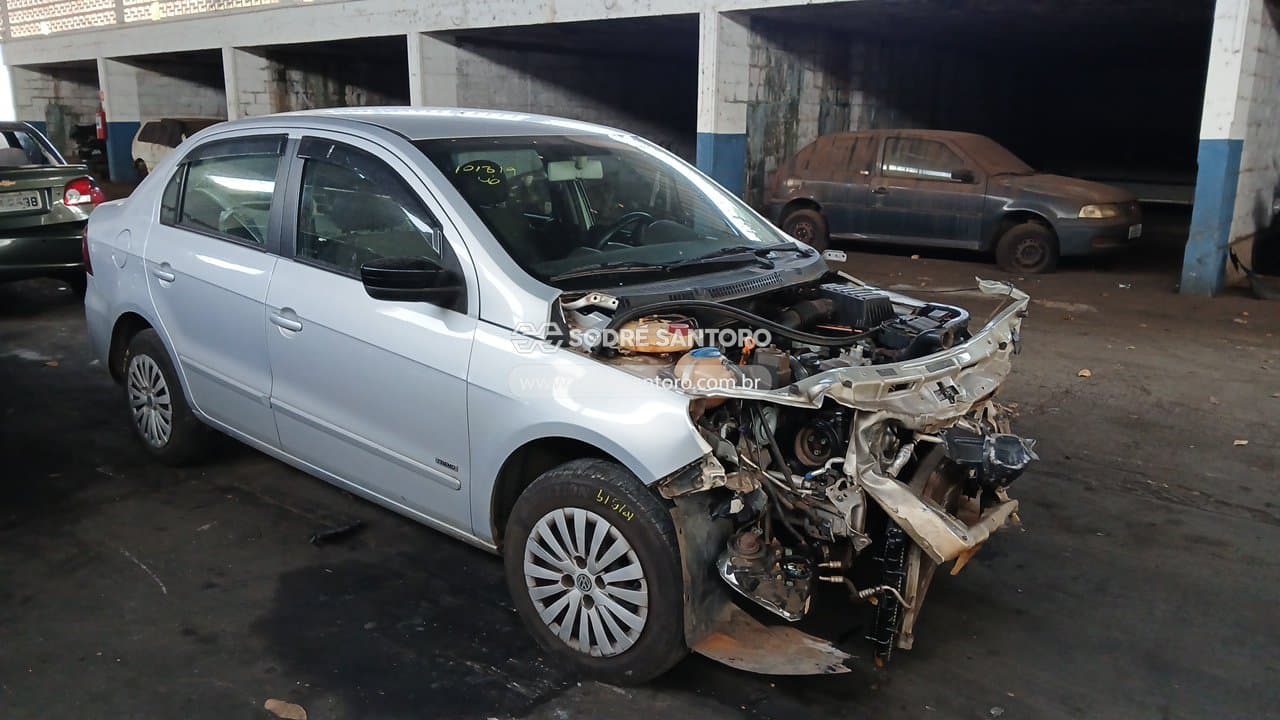 Volkswagen Voyage 1.6 Trend 2009, prata