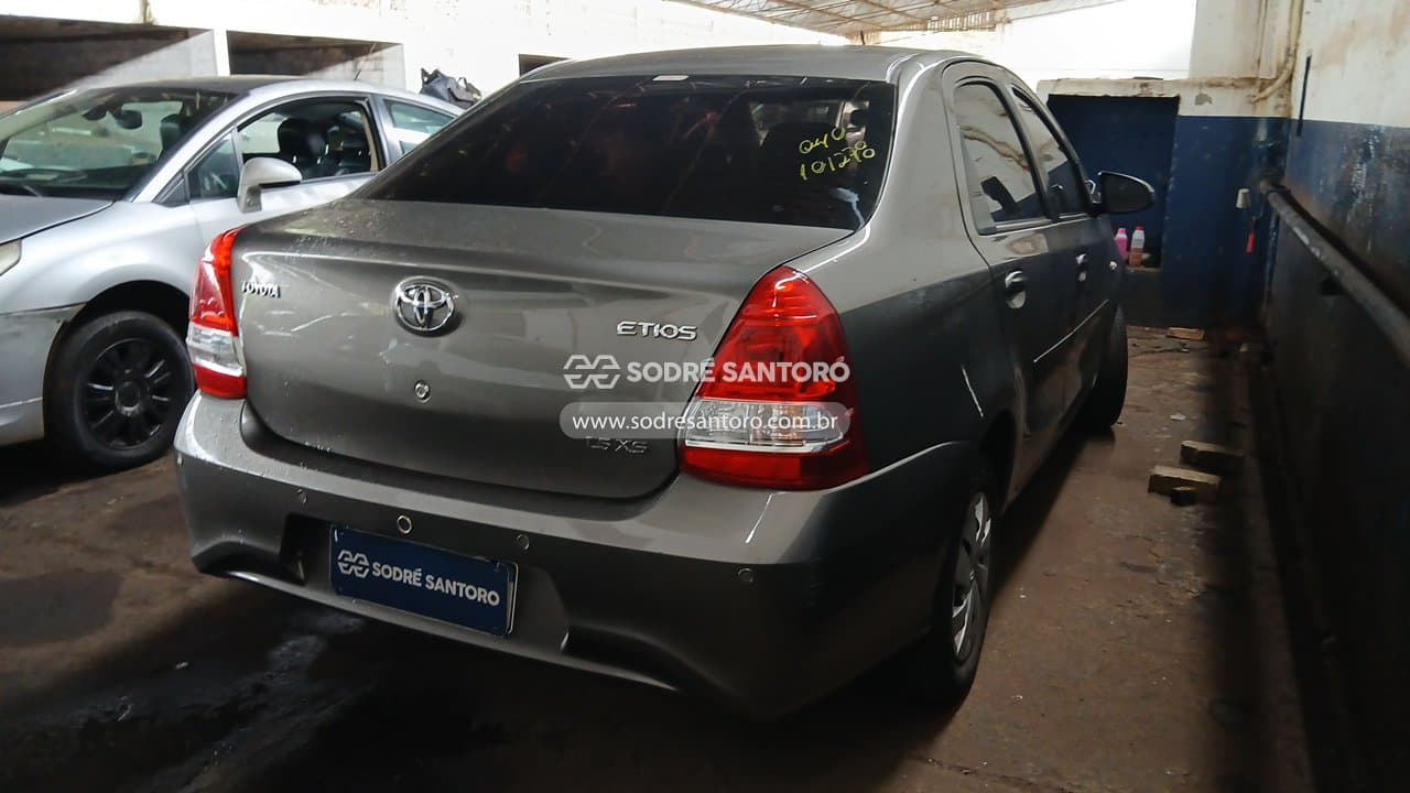 Toyota Etios Sd Xs 15 Mt 2018 — foto 4
