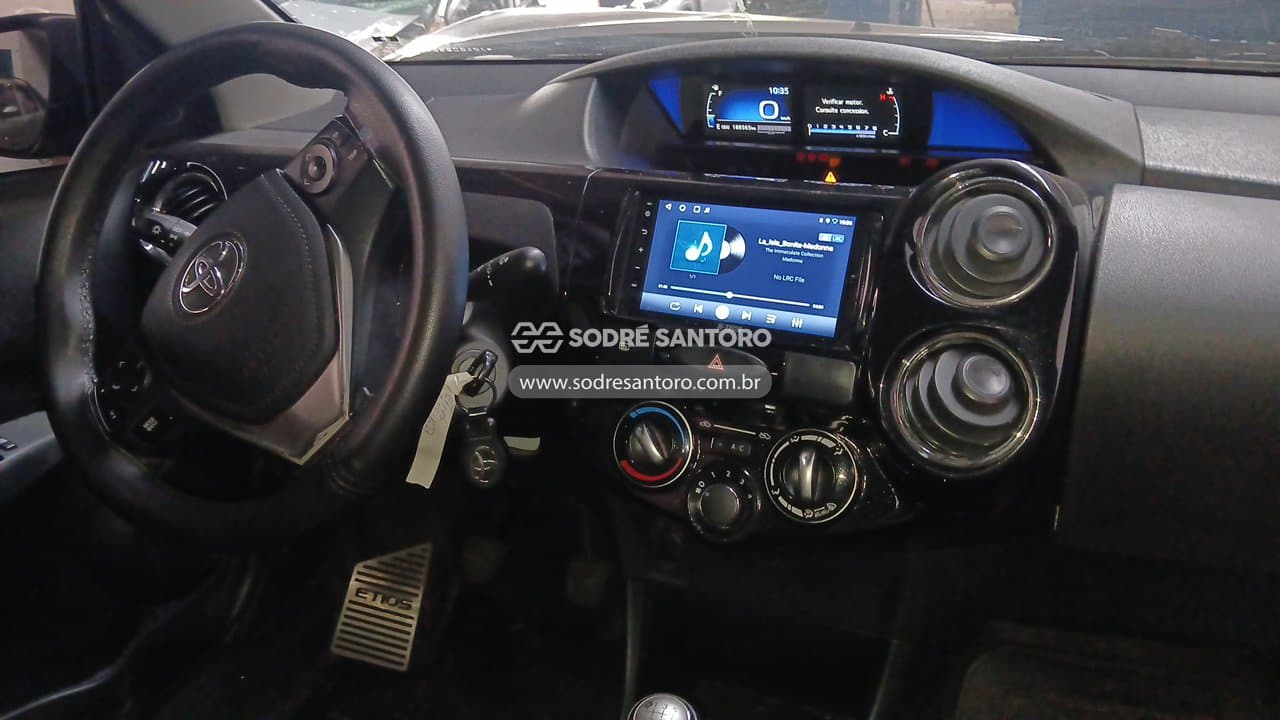Toyota Etios Sd Xs 15 Mt 2018 — foto 6