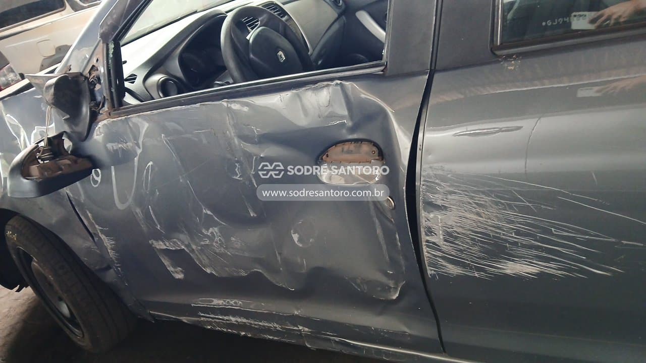 Renault Logan Expr 16 M 2016 — foto 12